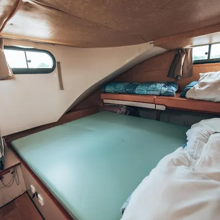 Botel Bateau Sans Permis 2 6 Couchages